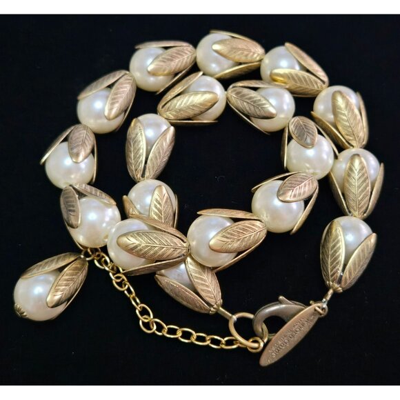 Lenorah Dame Classic Bead Cap Necklace in Cream Pearl - Picture 4 of 5